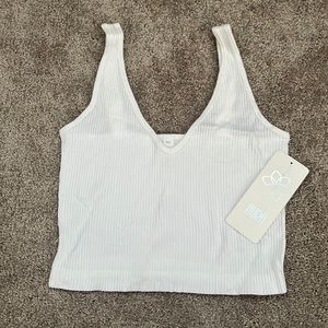 NWT White ribbed v neck cropped tank top.